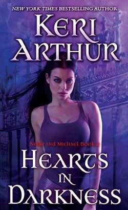 Hearts in Darkness (Nikki & Michael 2) by Keri Arthur