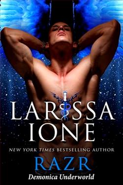 Razr by Larissa Ione